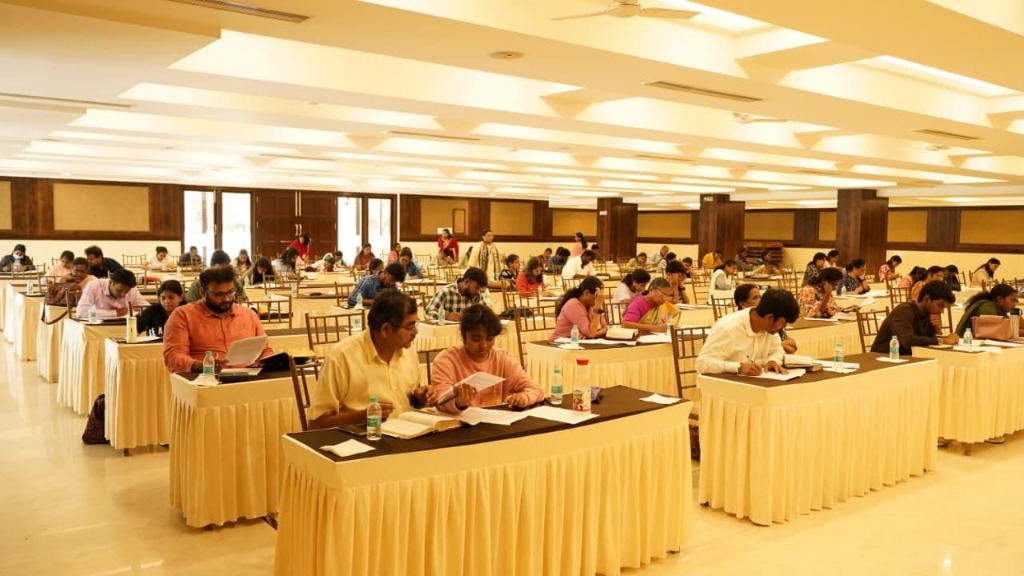 Youth volunteers in seminar